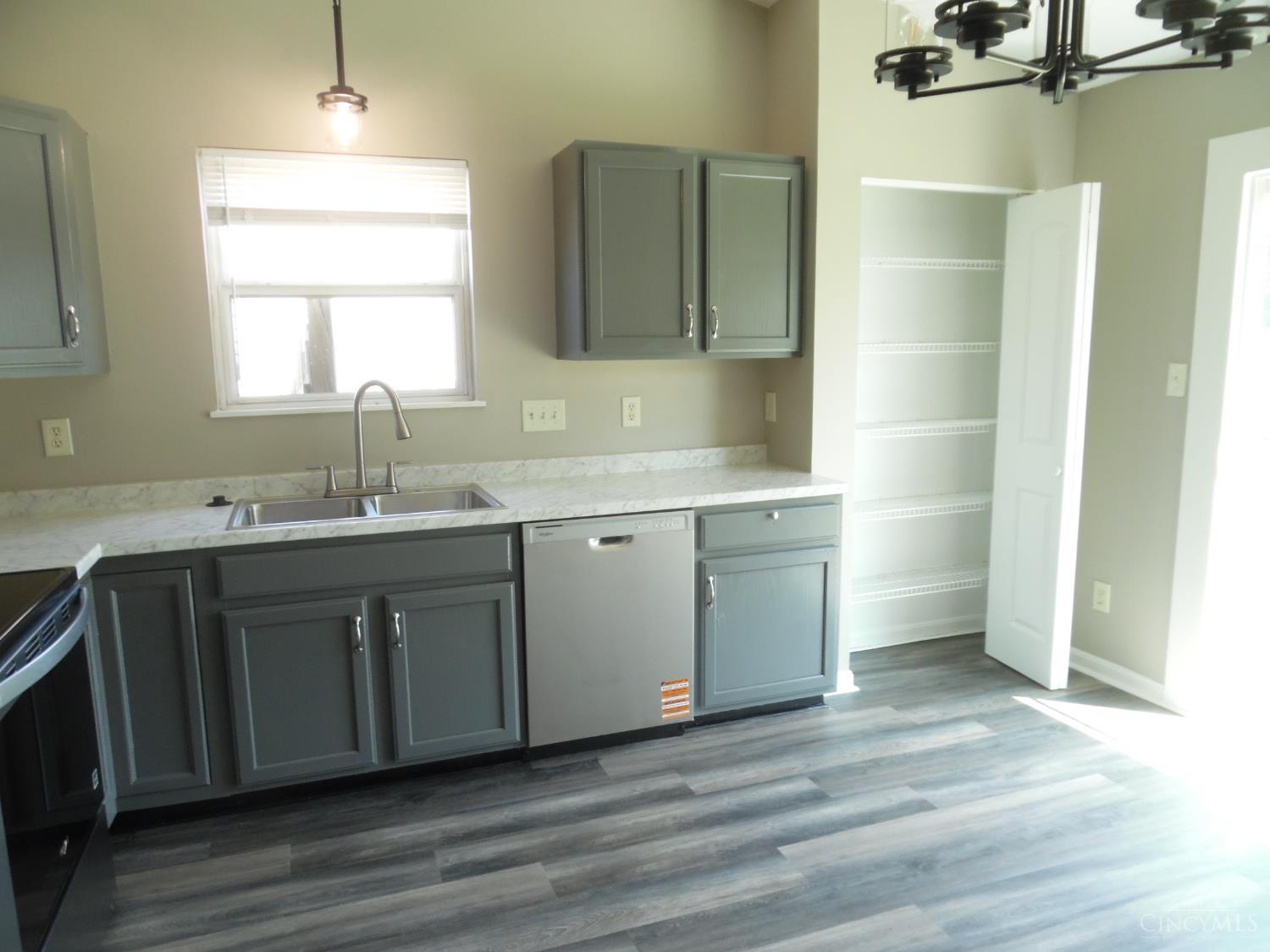 969 Charleston Court