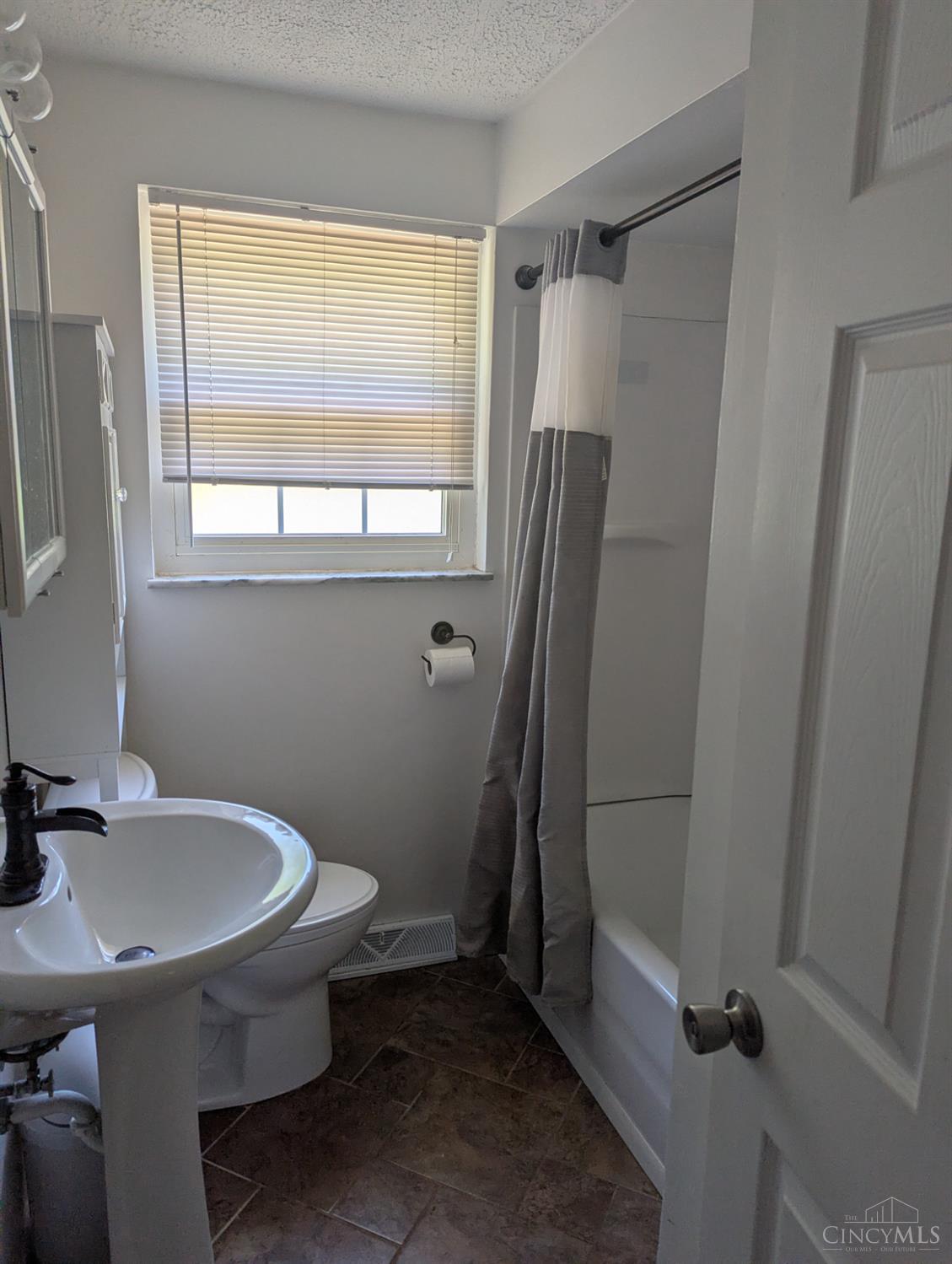 1007 Valley View Drive