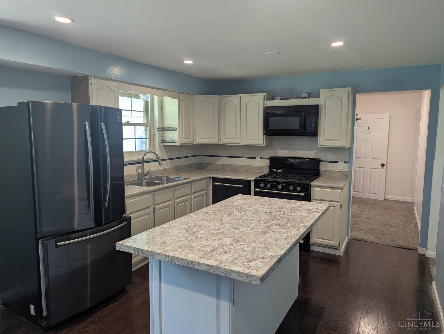 1007 Valley View Drive