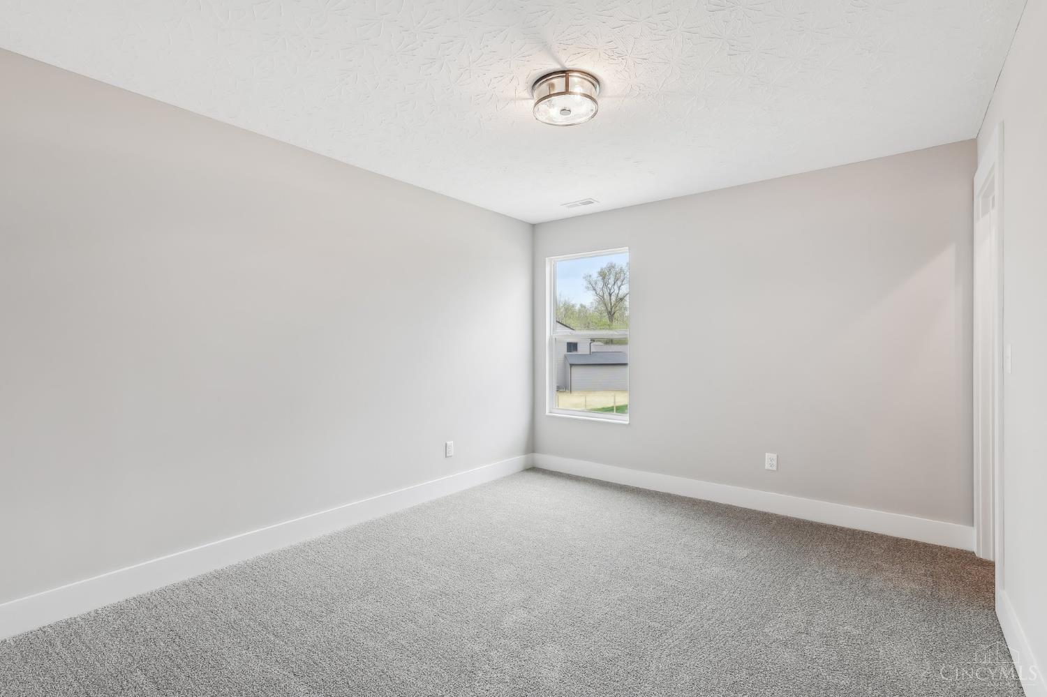 540 Chatham Place, Trenton, Ohio image 46