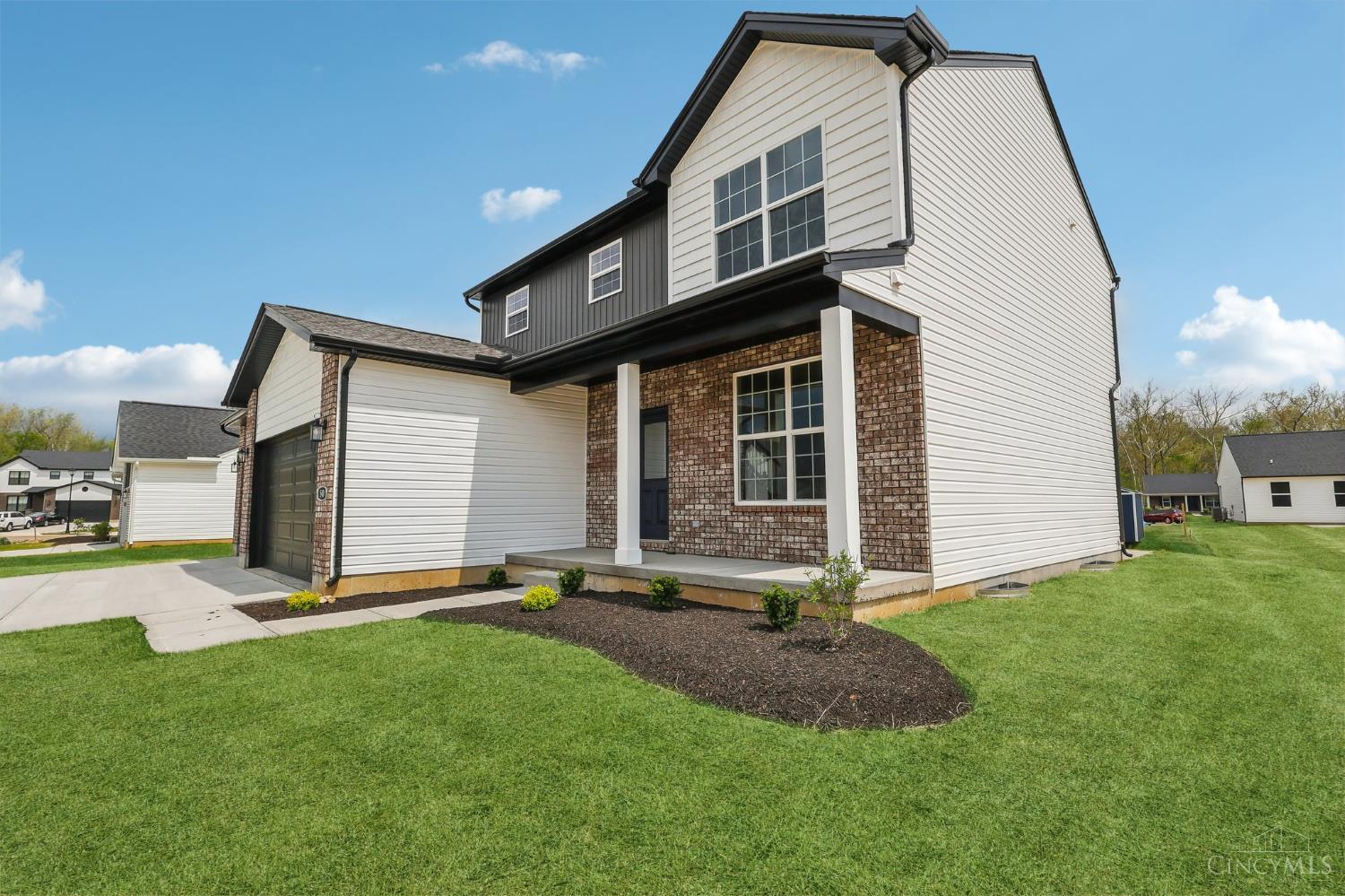 540 Chatham Place, Trenton, Ohio image 2