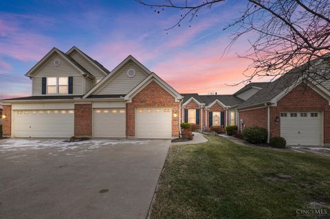 Photo of 2002 Commons Circle, Batavia, OH 45103 (MLS # 1866902)