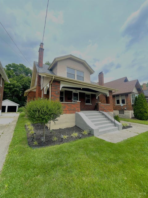 Homes For Sale - 3520 St. Martins Place<br/> Cincinnati, OH 45211