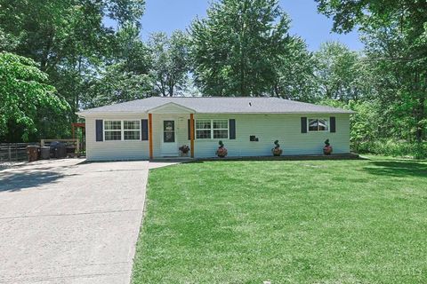 Photo of 2296 Wilshire Circle, Stonelick Township, OH 45122 (MLS # 1879240)