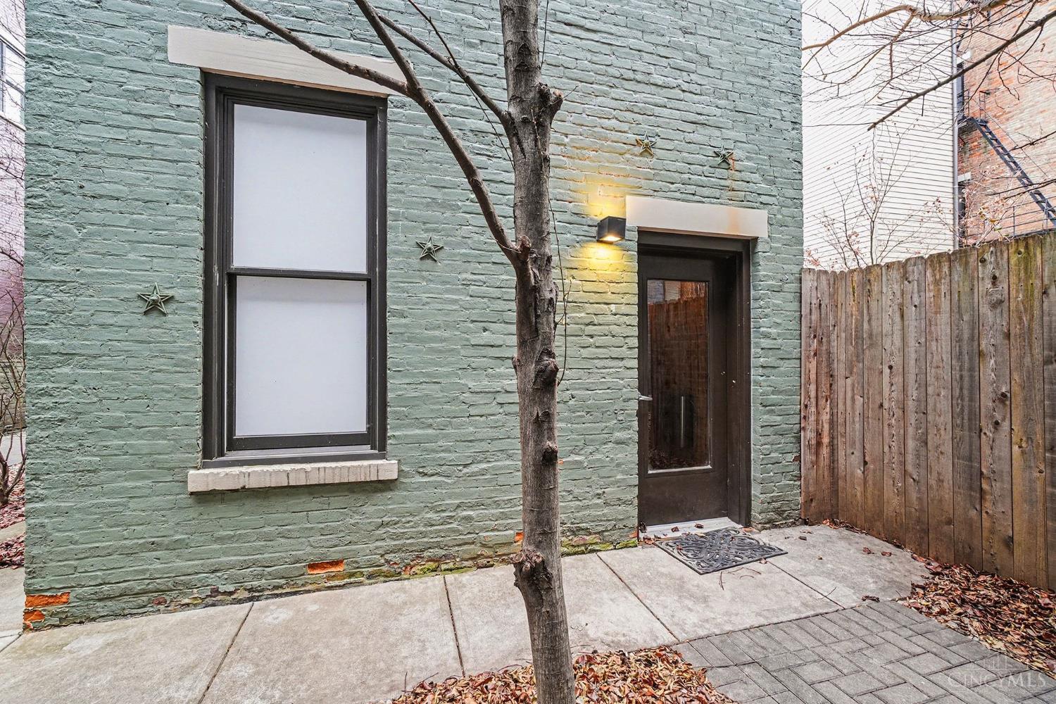 122 W Fifteenth Street 223