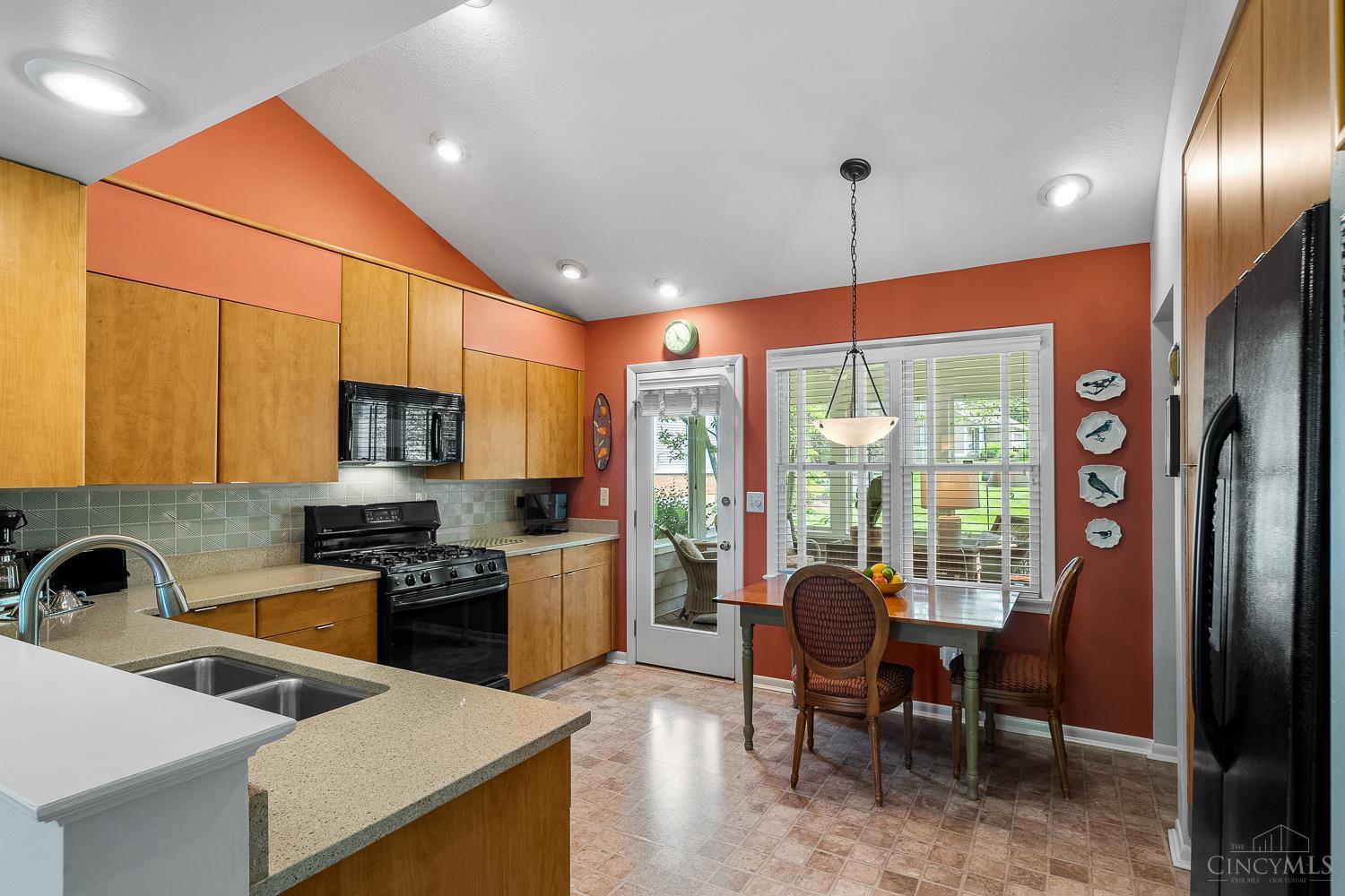 5288 Birchknoll Court, Cincinnati, Ohio image 13