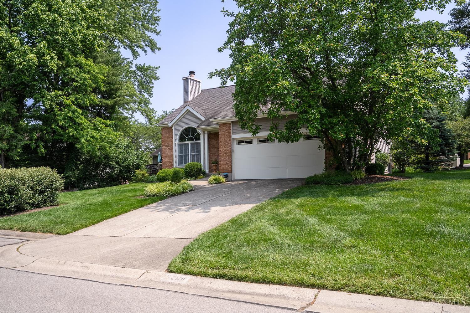 5288 Birchknoll Court, Cincinnati, Ohio image 2
