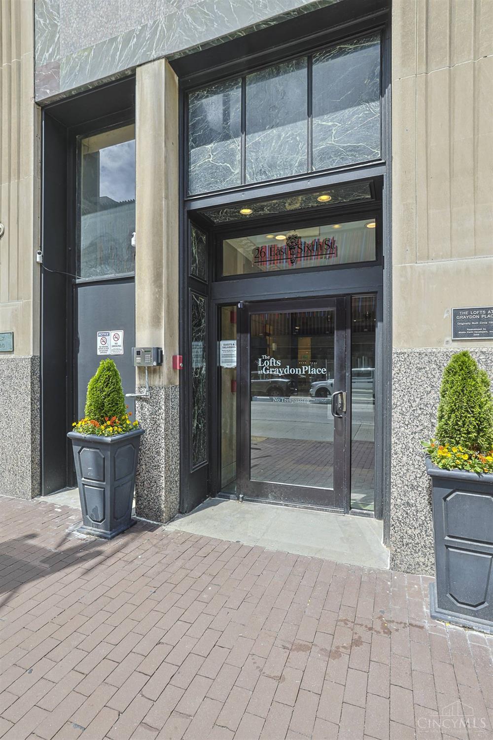 26 E Sixth Street 504