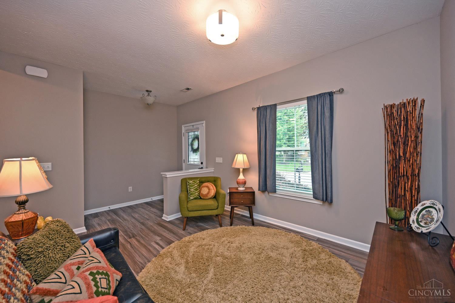 4826 Lakeview Court
