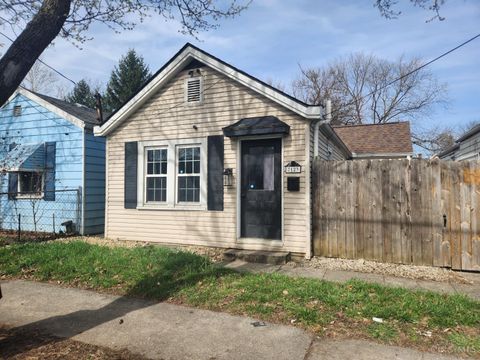 Homes For Sale - 7123 Fairpark Avenue<br/> Cincinnati, OH 45216