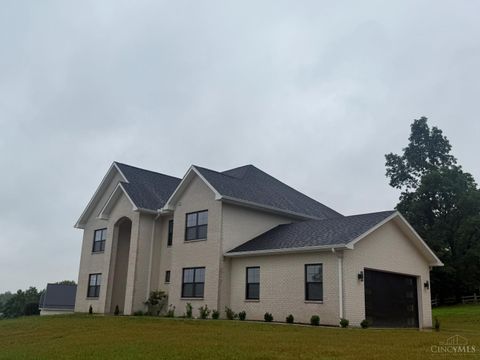 Photo of 1324 Northwoods Dr, Hillsboro, OH 45133 (MLS # 1846592) Photo of 1324 Northwoods Dr, Hillsboro, OH 45133 (MLS # 1846592)