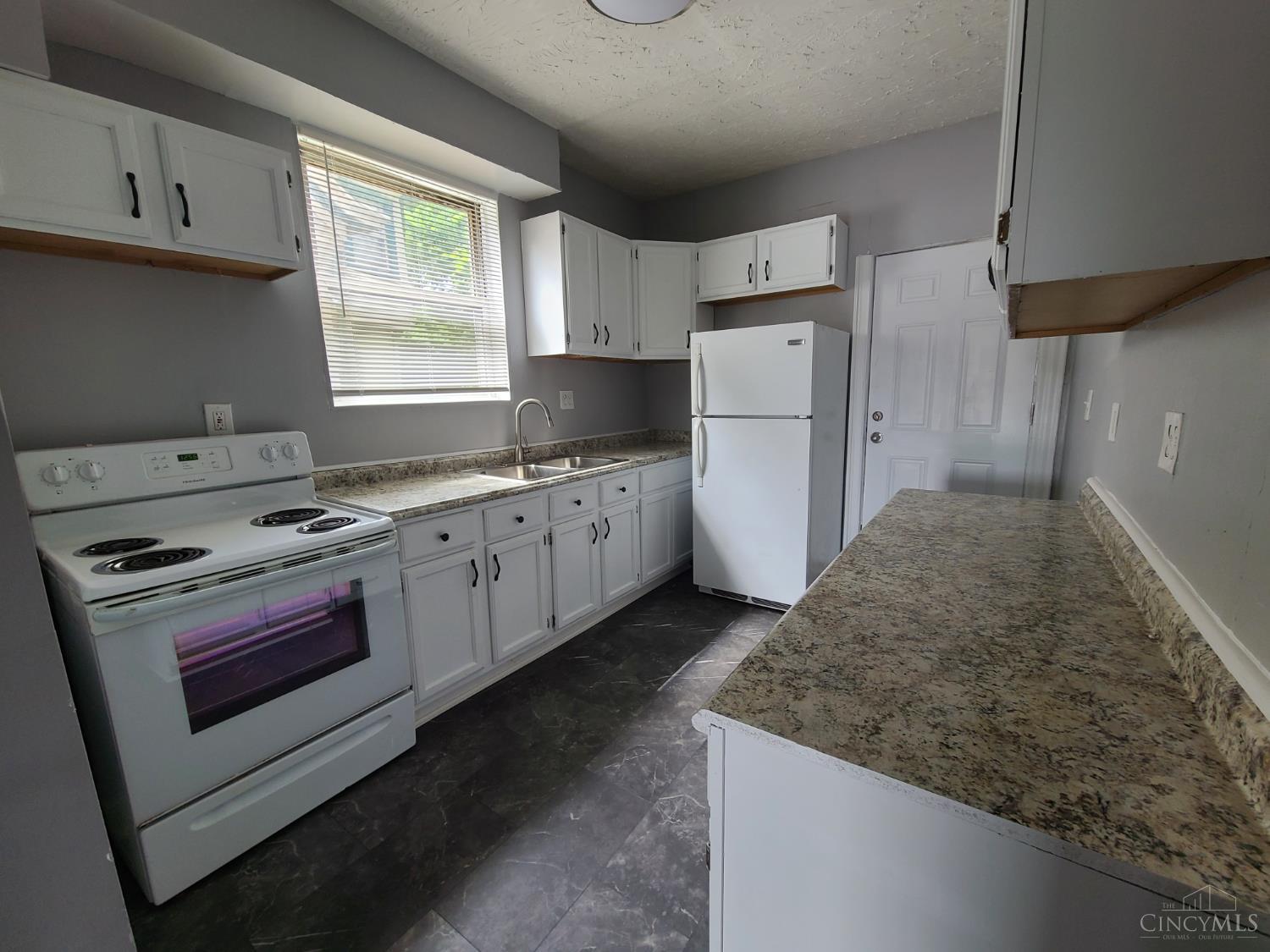 3319 Milton Court, Cincinnati, Ohio image 2