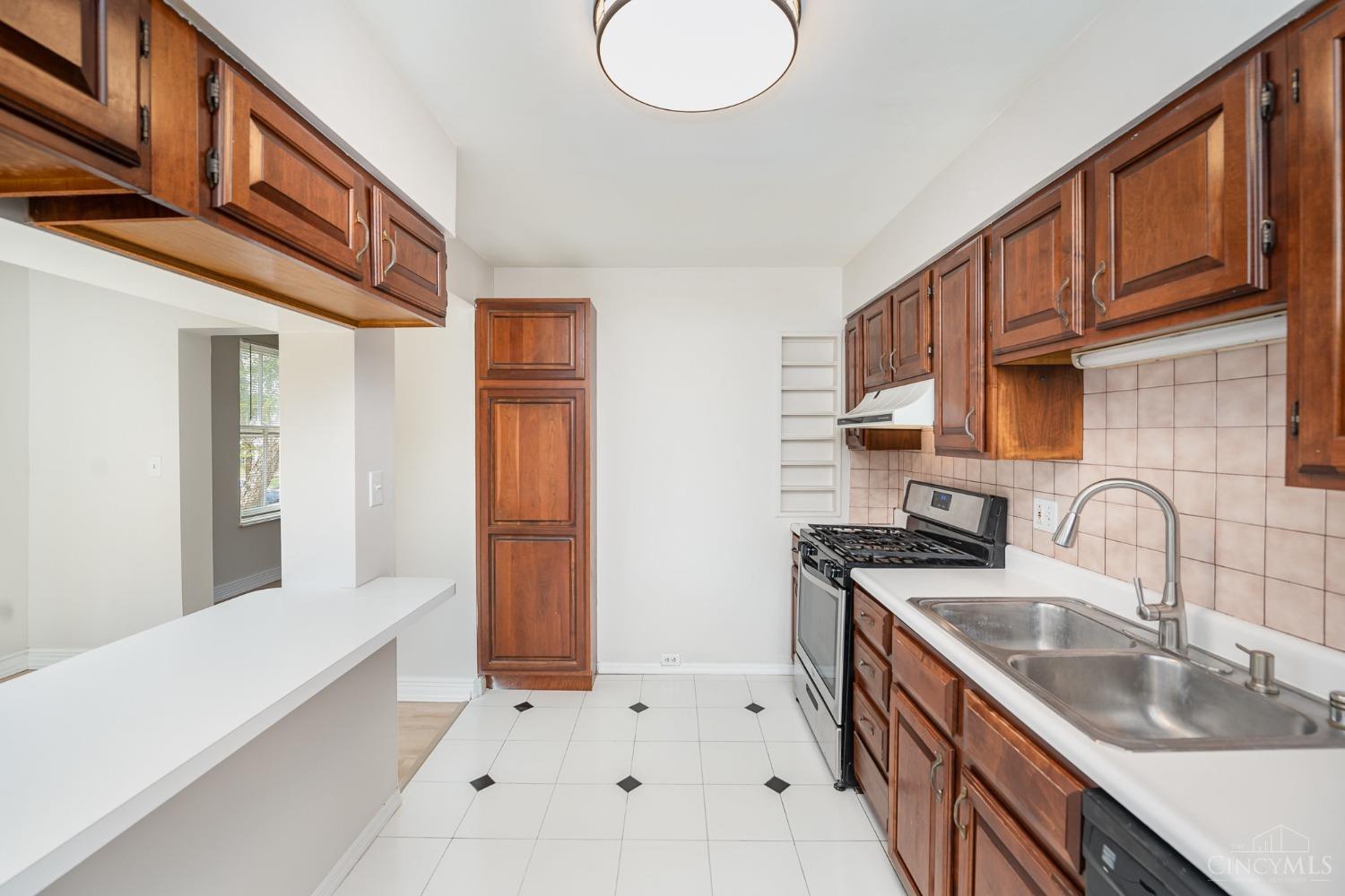 3640 Herschel Avenue, Cincinnati, Ohio image 8