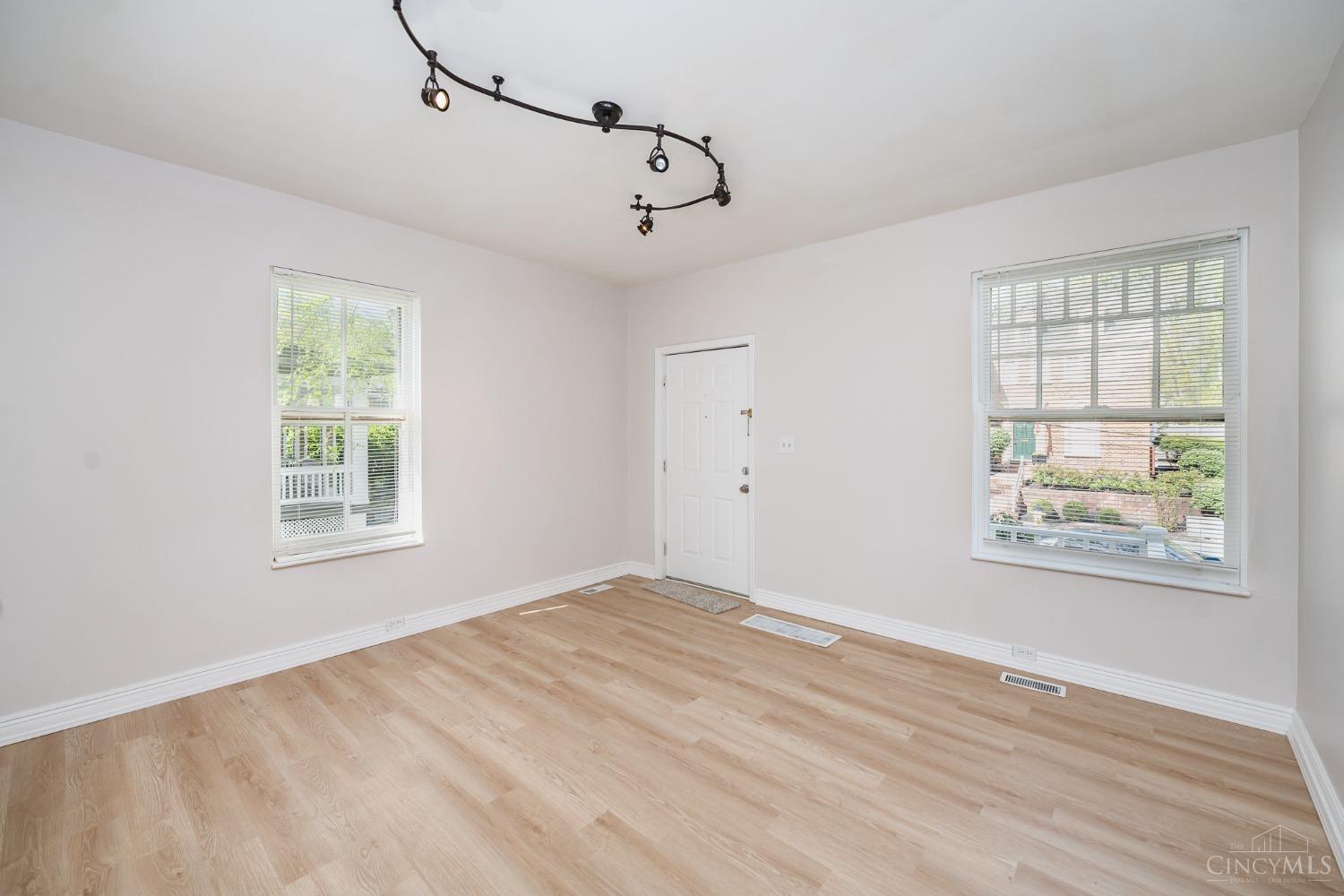 3640 Herschel Avenue, Cincinnati, Ohio image 3