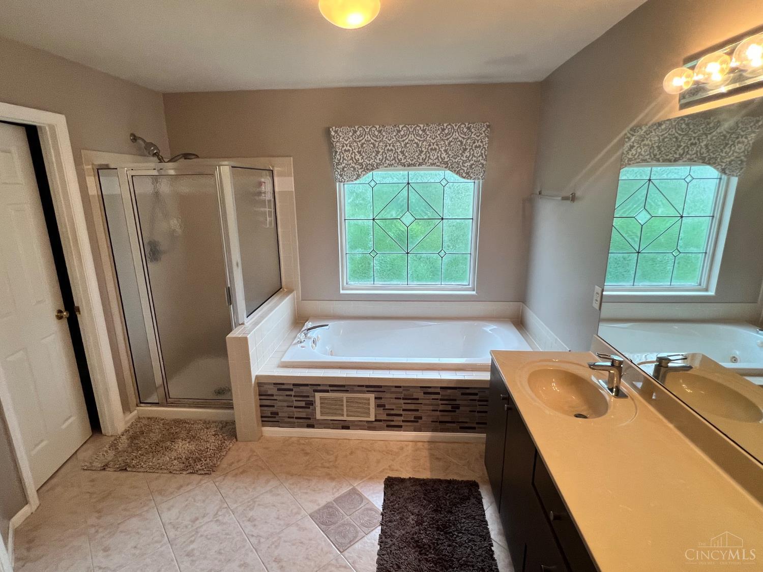 7947 Kennesaw Drive, West Chester, Ohio image 32