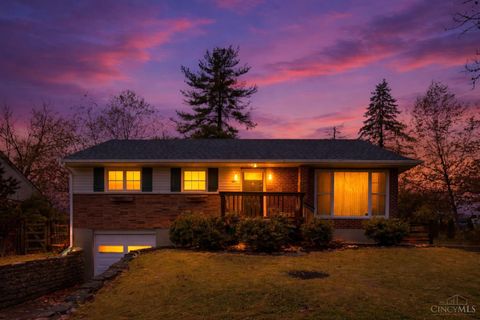 Photo of 5 Imbler Drive, Greenhills, OH 45218 (MLS # 1864483)