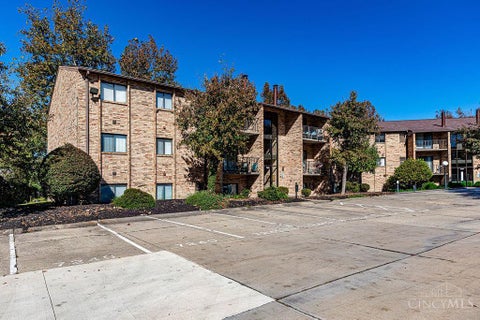 Photo of 7240 Creekview Drive #2, Cincinnati, OH 45247 (MLS # 1898255)