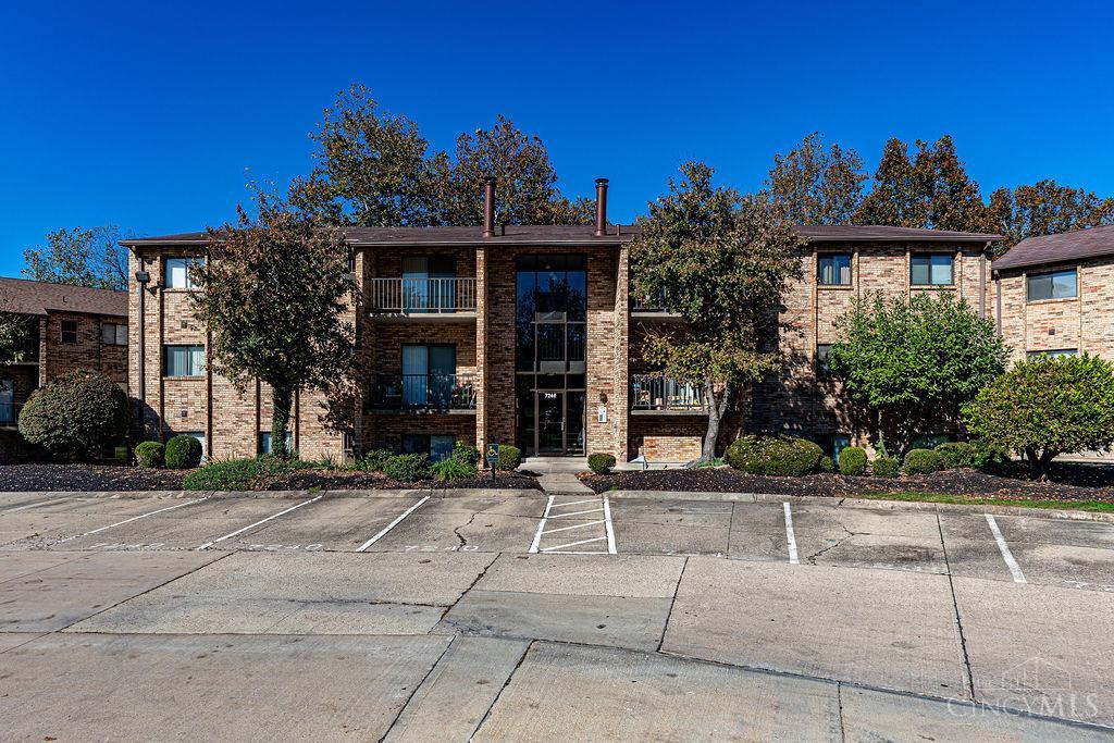 7240 Creekview Drive 2