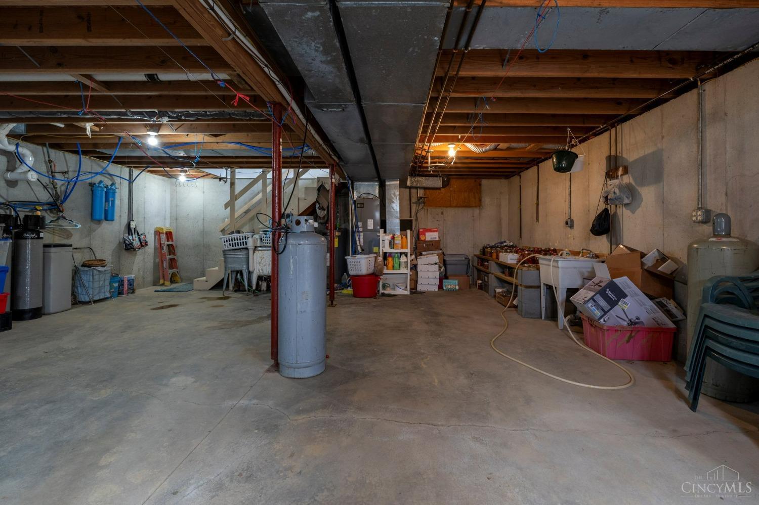9888 E Deadfall Road, Hillsboro, Ohio image 31
