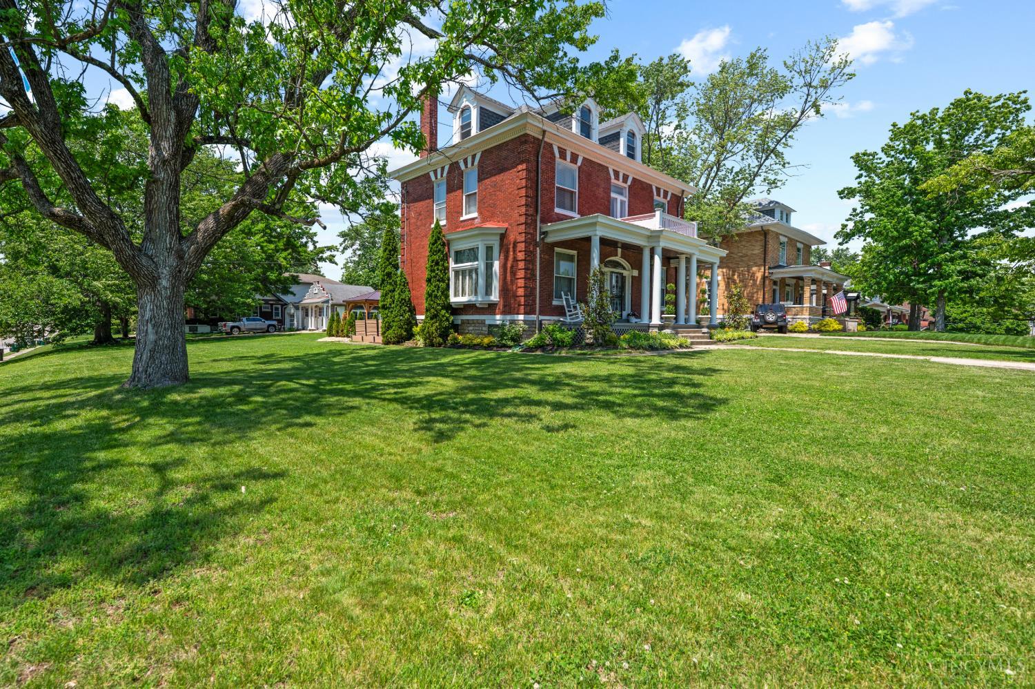 705 Hermosa Avenue