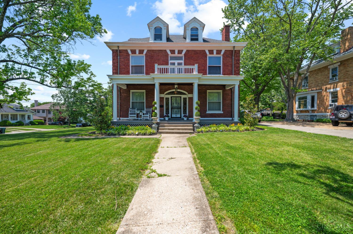 705 Hermosa Avenue