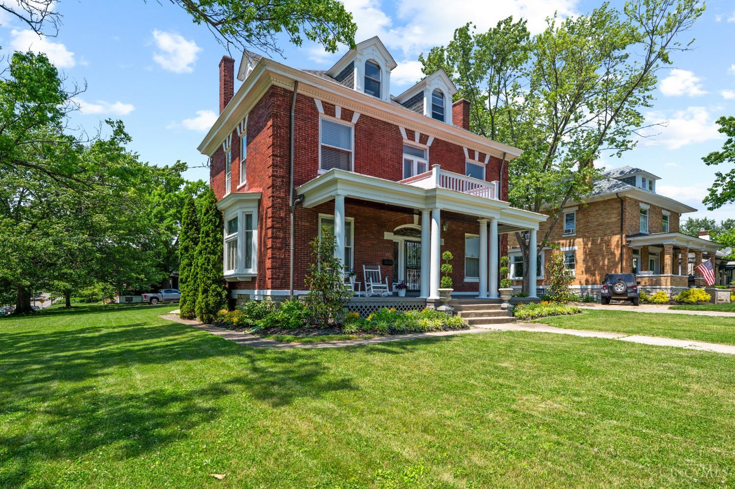 705 Hermosa Avenue