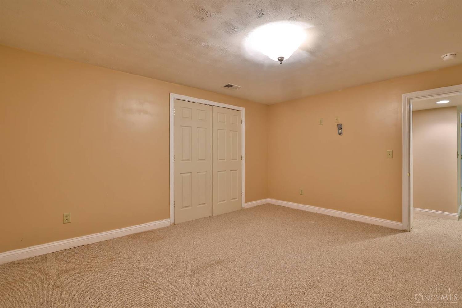 1466 Shawnee Drive, Union Twp, Ohio image 19