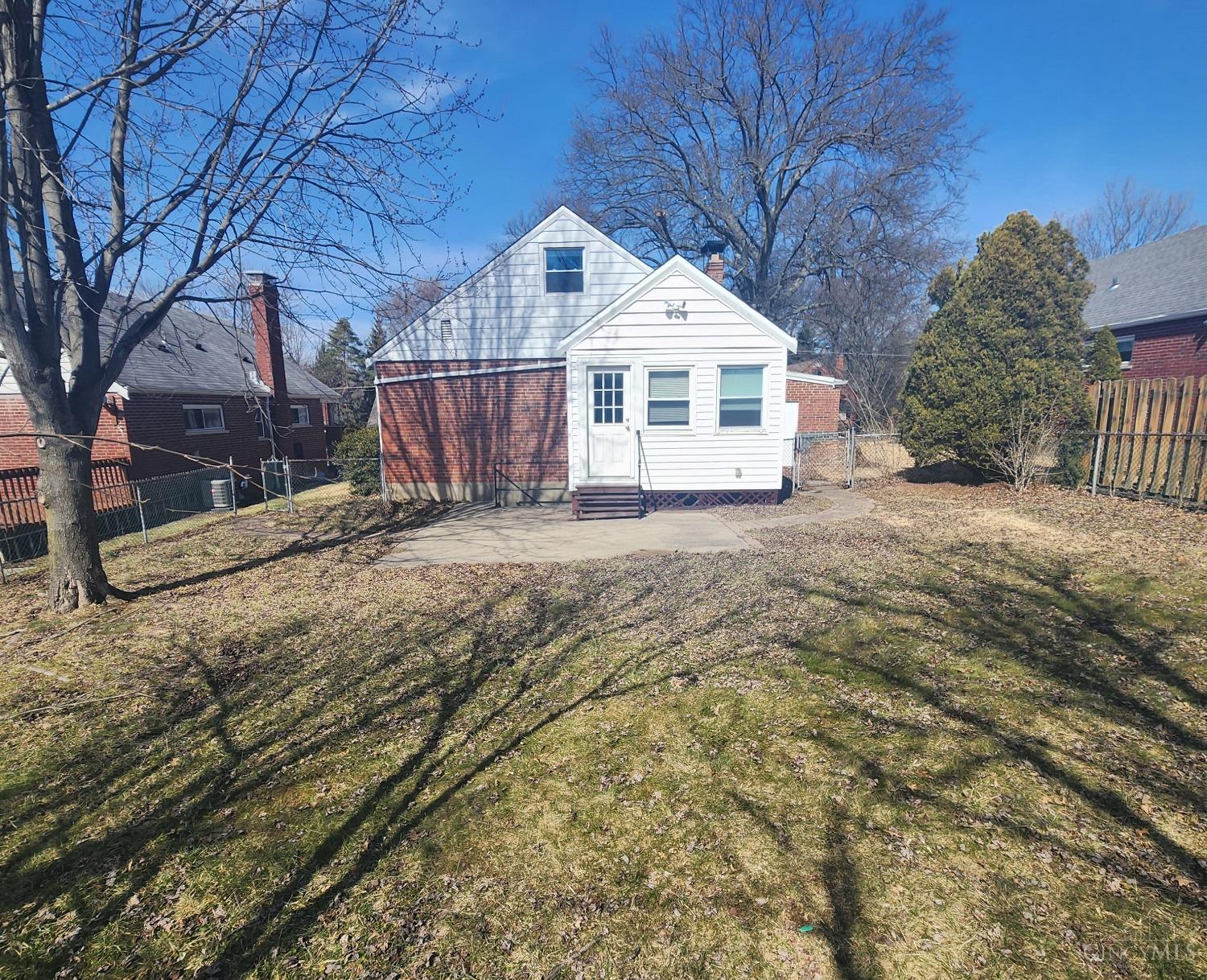 2341 Deblin Drive, Colerain Twp, Ohio image 2