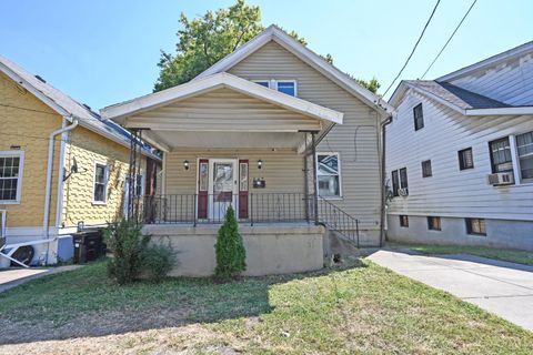 Photo of 547 Flatt Terrace, Cincinnati, OH 45232 (MLS # 1855657)