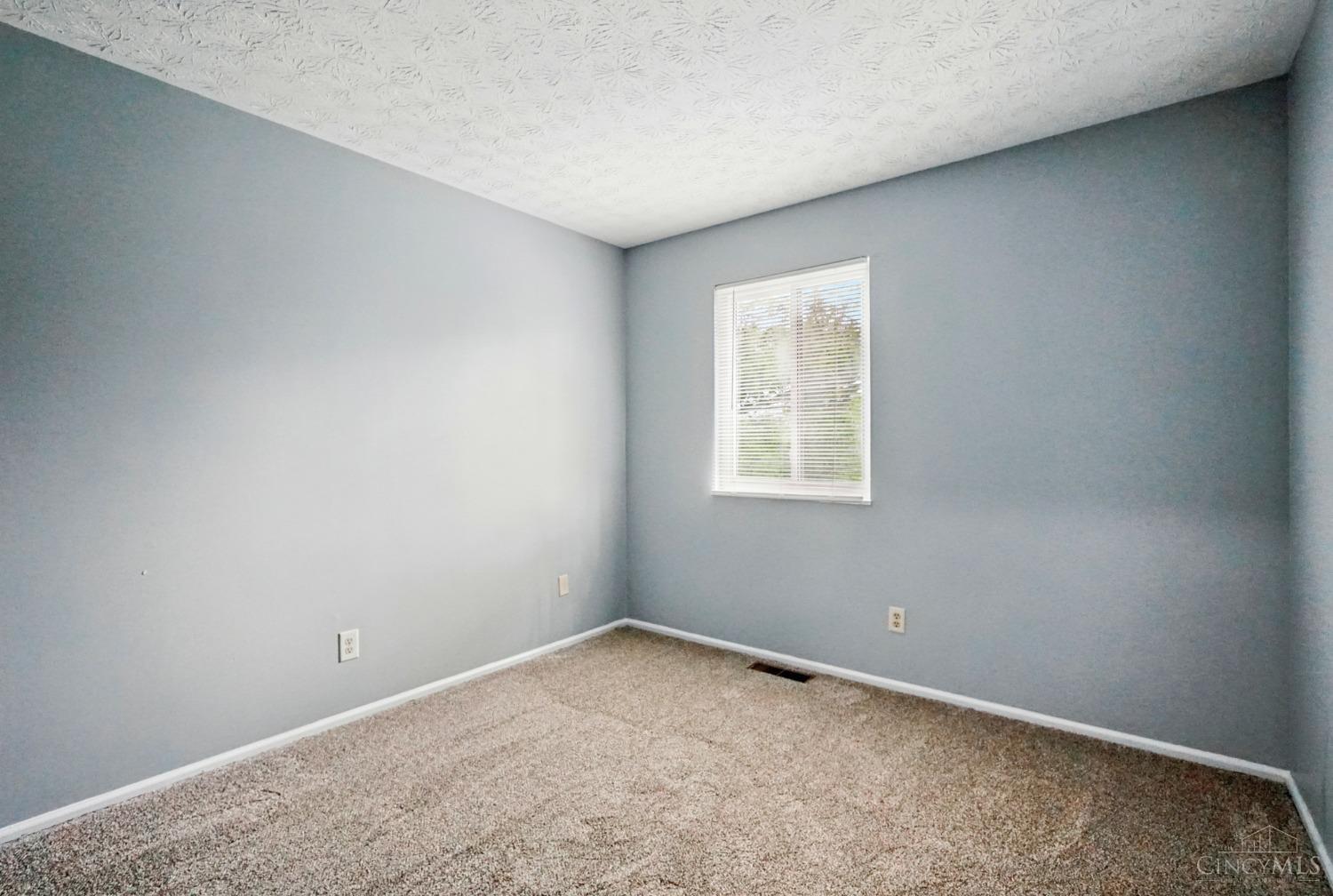 1038 E Crescentville Road, West Chester, Ohio image 13