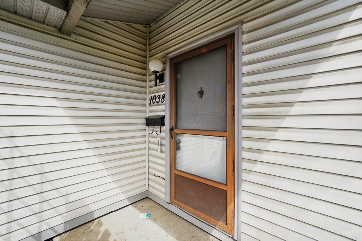 1038 E Crescentville Road, West Chester, Ohio image 2