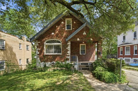 Photo of 718 Trenton Avenue, Cincinnati, OH 45205 (MLS # 1876128)