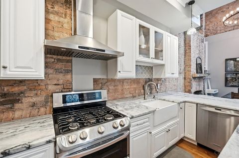 Photo of 1822 Logan Street, Cincinnati, OH 45202 (MLS # 1866980)