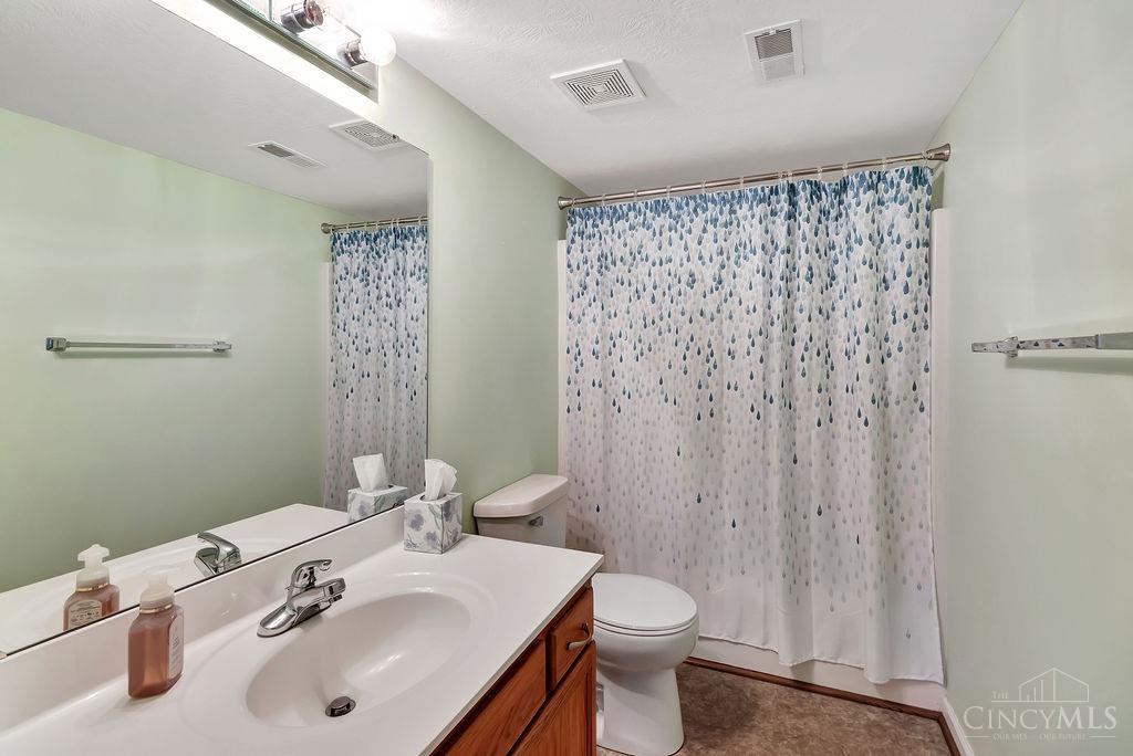 3950 Olde Savannah Drive #3, Colerain Twp, Ohio image 25