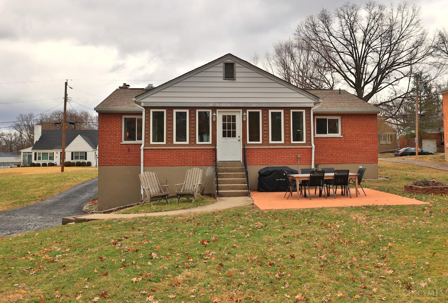 3695 Gardner Avenue, Amberley, Ohio image 37