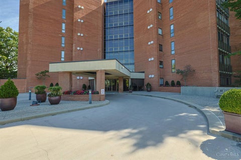Photo of 2412 Ingleside Avenue #6A, Cincinnati, OH 45206 (MLS # 1896932)