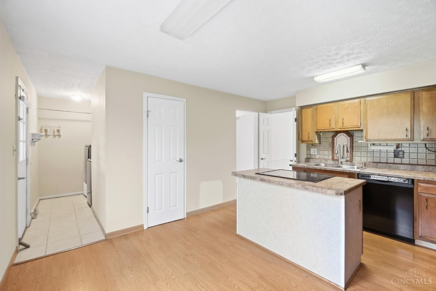 7637 Delview Drive