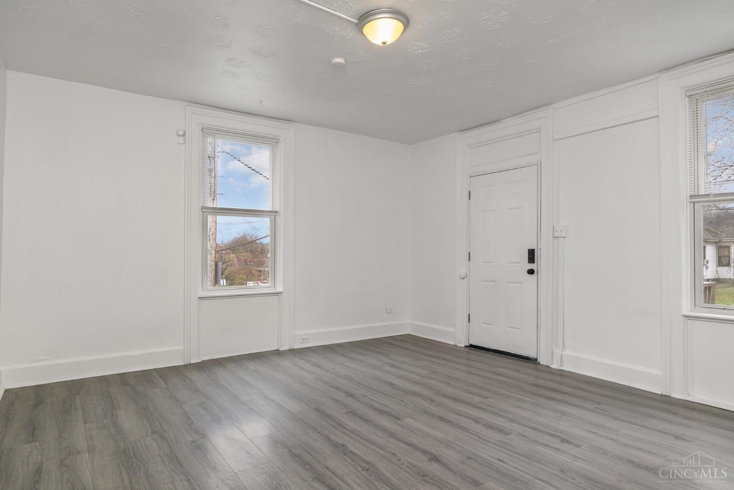 500 W Wyoming Avenue