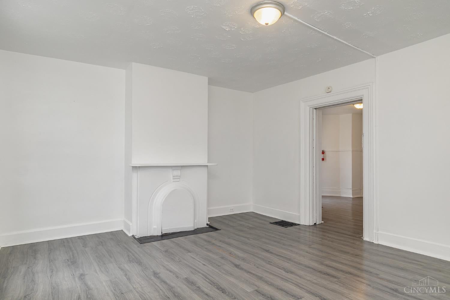500 W Wyoming Avenue