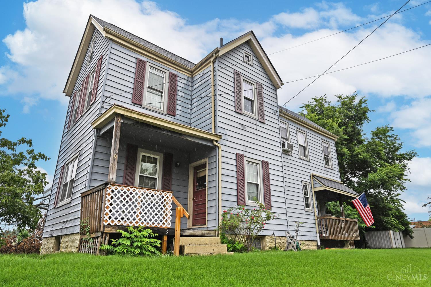 2012 Lawrence Avenue