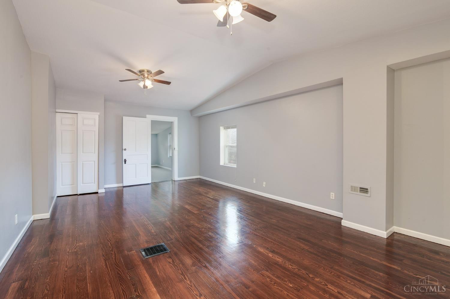 2323 Flora Street