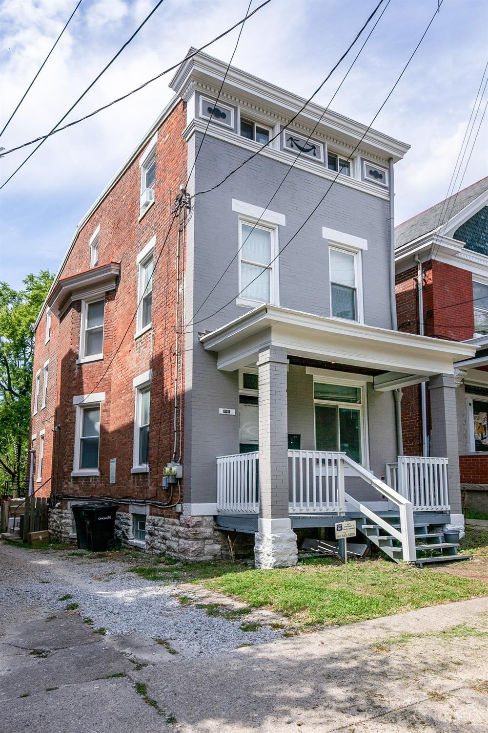 2323 Flora Street