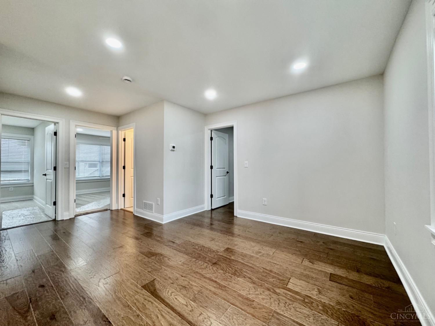 5721 Montgomery Road, Cincinnati, Ohio image 17