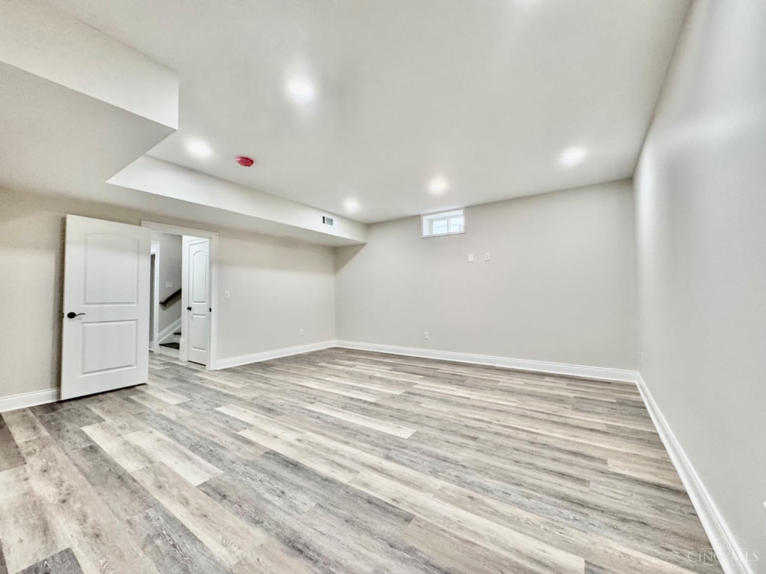 5721 Montgomery Road, Cincinnati, Ohio image 35