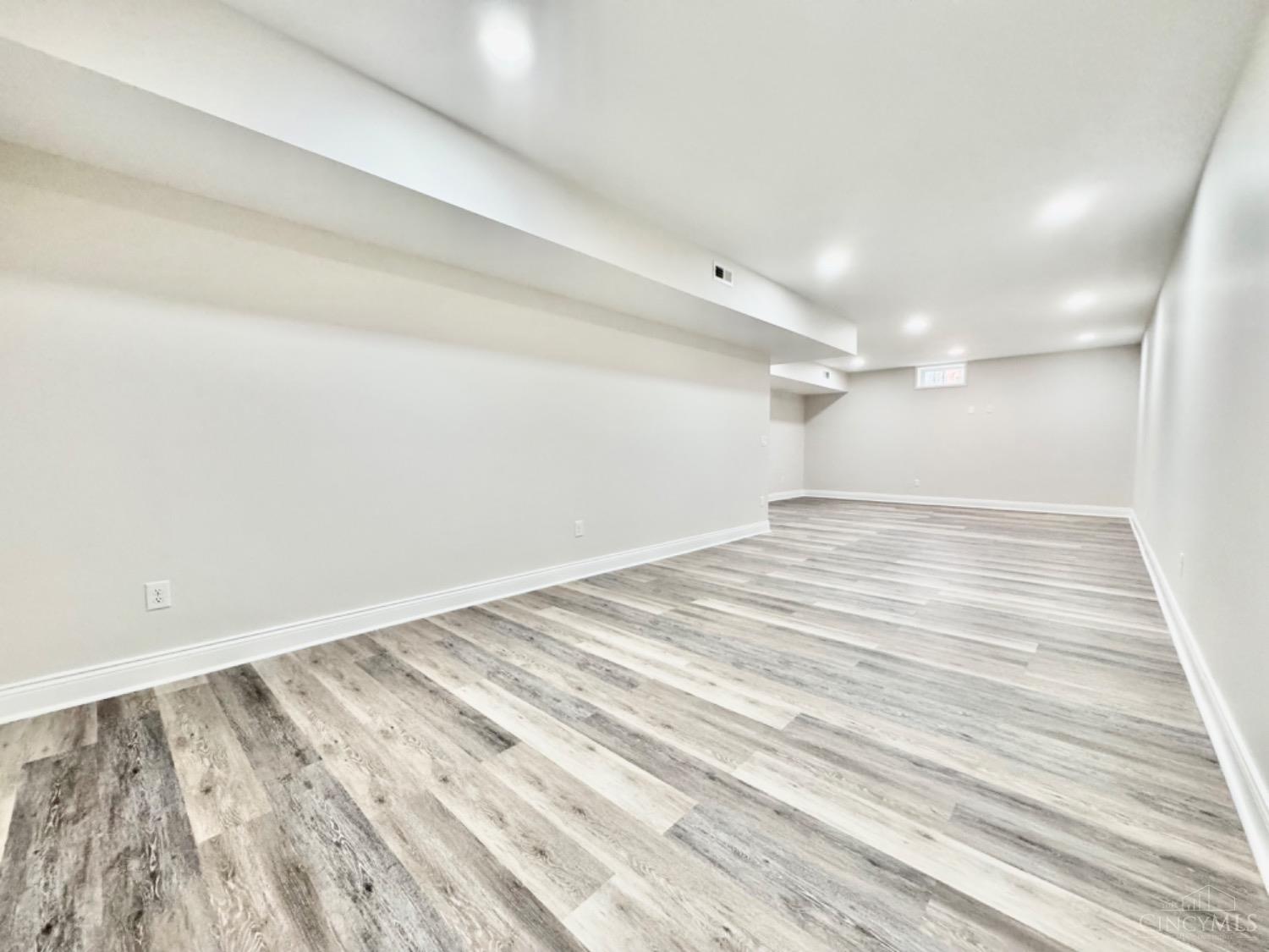 5721 Montgomery Road, Cincinnati, Ohio image 37