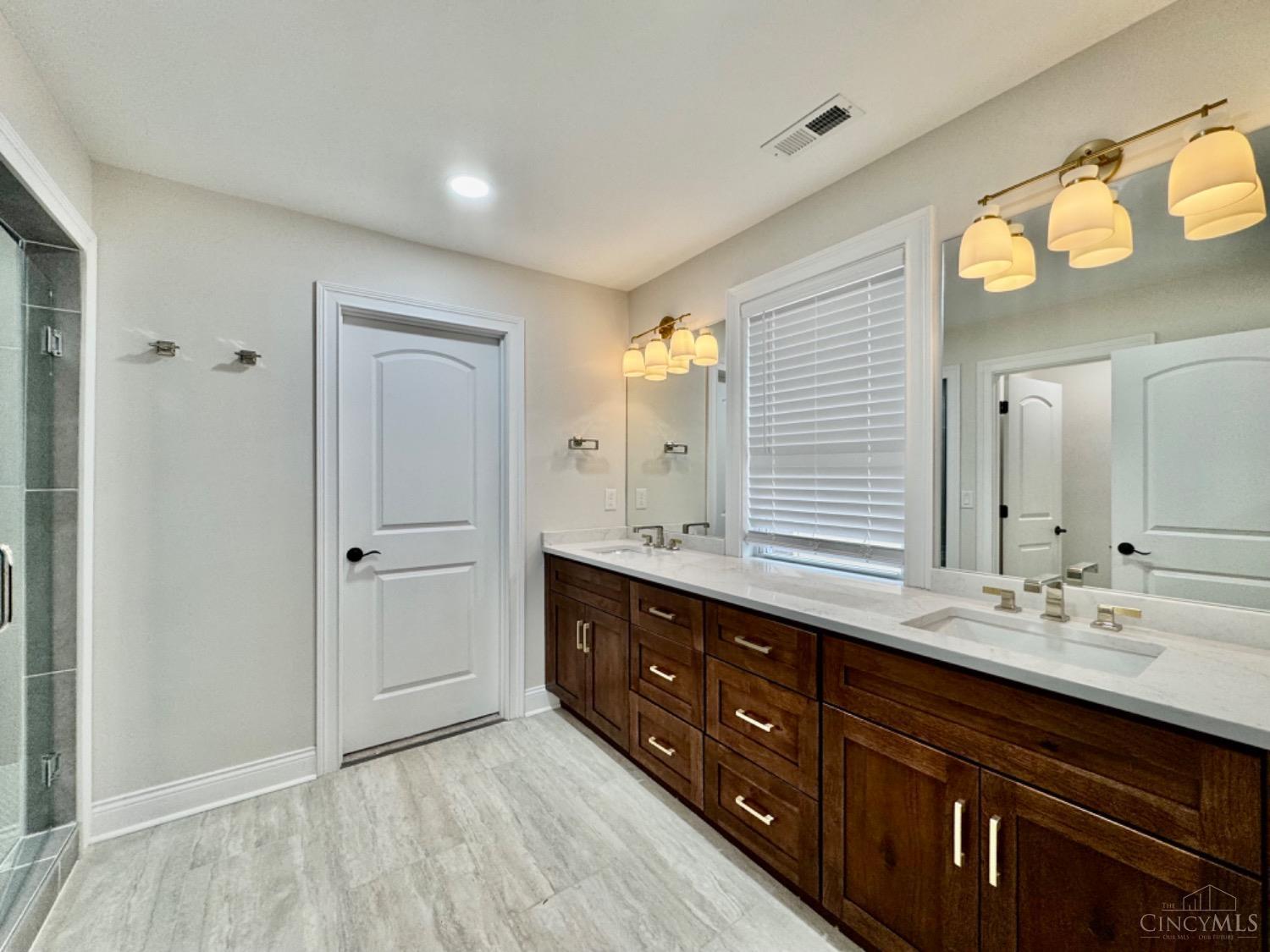 5721 Montgomery Road, Cincinnati, Ohio image 20