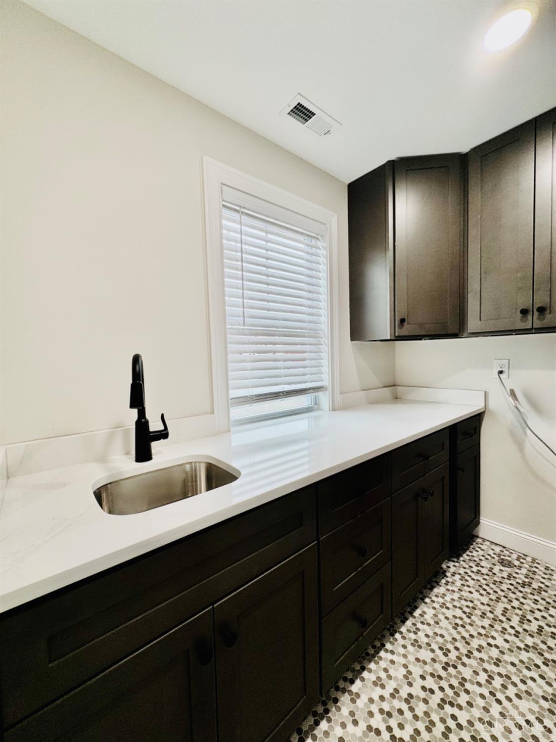 5721 Montgomery Road, Cincinnati, Ohio image 14