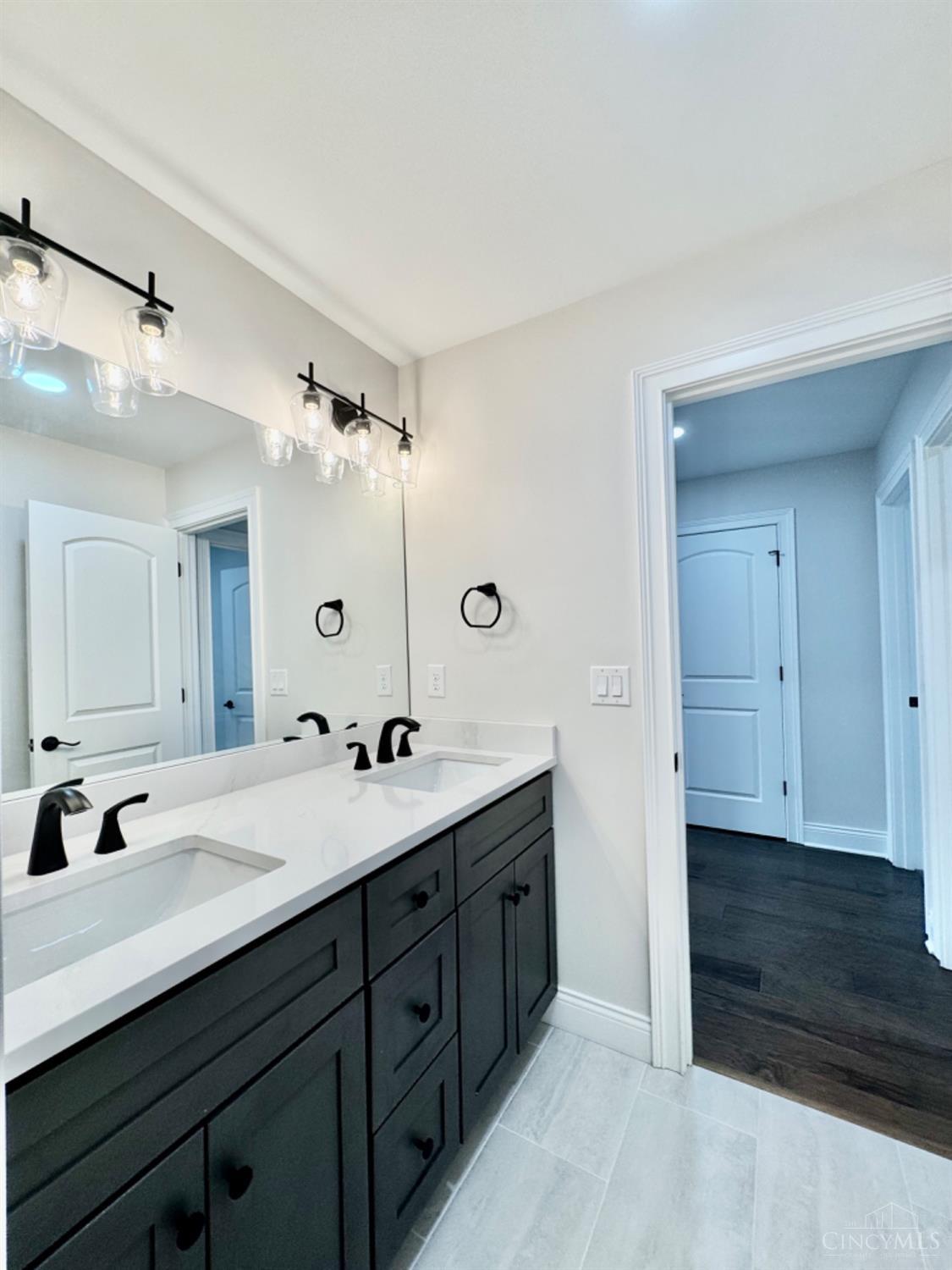 5721 Montgomery Road, Cincinnati, Ohio image 30