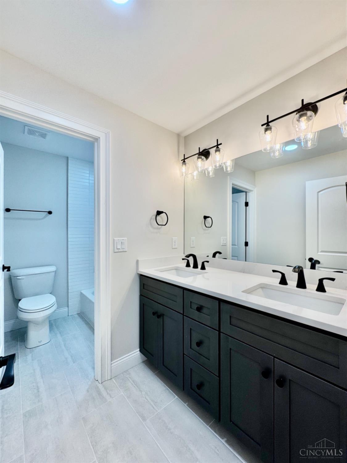 5721 Montgomery Road, Cincinnati, Ohio image 27
