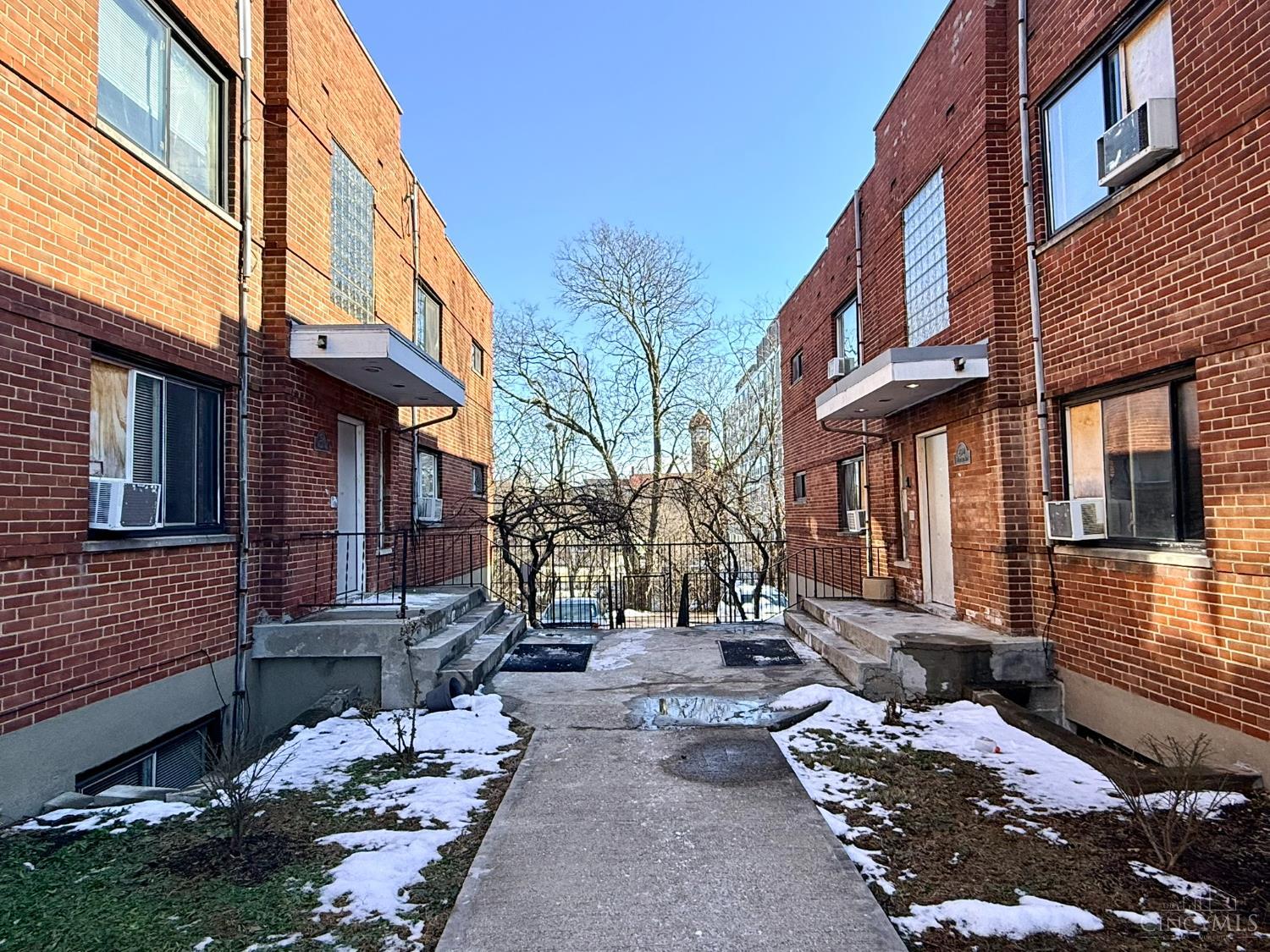 2512 Highland Avenue